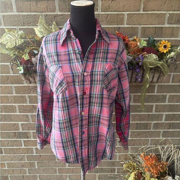 Vintage 90s Casual Pink Plaid Button Down Shirt for Women - Picture 2 of 7